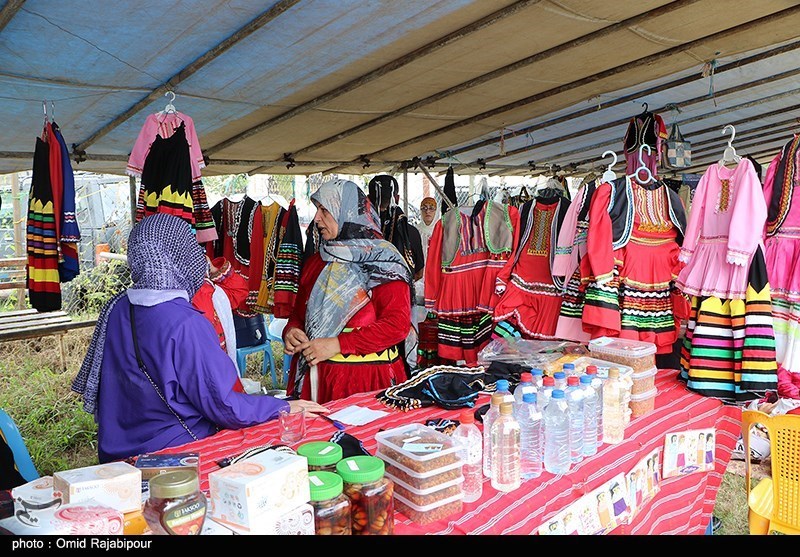 اولین جشنواره شکرانه برداشت چای در واجارگاه برگزار شد